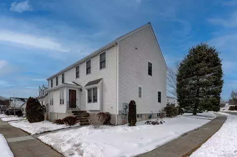 34 Pickering Ln #34, Wethersfield, CT 06109