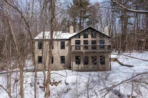 27 E Hyerdale Dr, Goshen, CT 06756