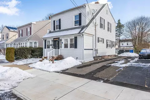 31 Glemby St, Hamden, CT 06514