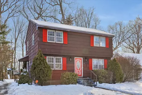 100 Woodhill Rd, Manchester, CT 06042