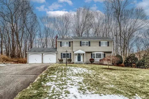 107 Greenbrier Rd, Trumbull, CT 06611