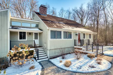 150 Forge Dr, Avon, CT 06001