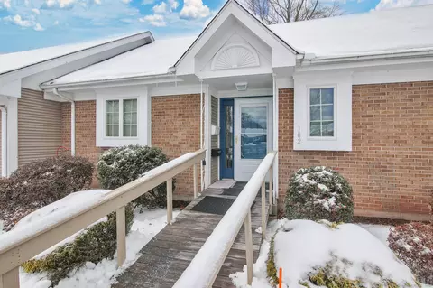 102 Wyndemere Ct #102, South Windsor, CT 06074