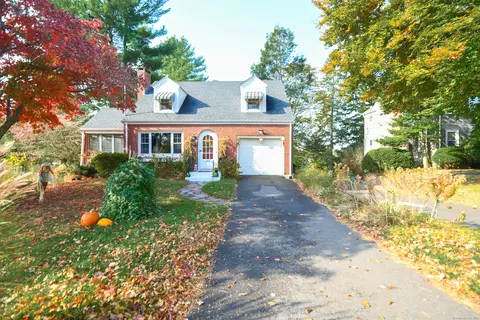 415 Ridge Rd, Middletown, CT 06457
