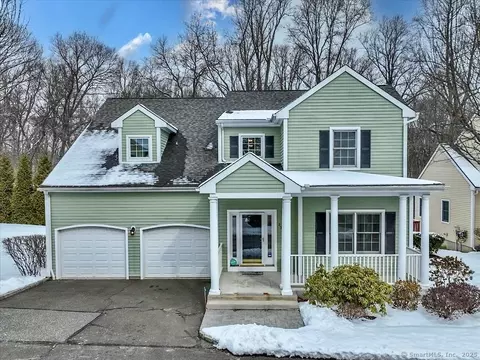 250 Maple Oak Dr #250, Stratford, CT 06614