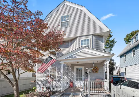 19 Lettney Pl, West Haven, CT 06516