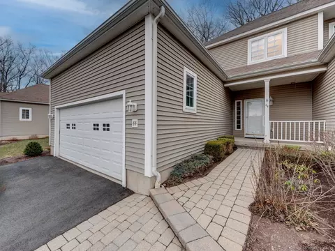 1985 West St #44, Southington, CT 06489