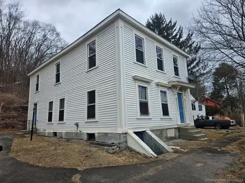 2 Mediterranean Ln, Norwich, CT 06360