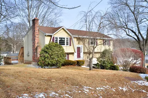 35 Pilgrim Ln, Manchester, CT 06040