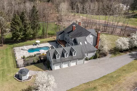 8 River Oaks Ln, Sherman, CT 06784
