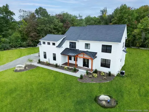 4 Nicolina Way, Newtown, CT 06470