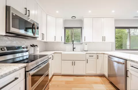 760 Heritage Vlg #A, Southbury, CT 06488