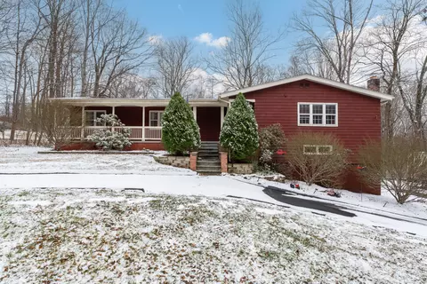 44 Pomps Ln, North Branford, CT 06471