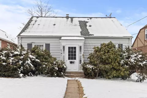 51 Rockefeller Ave, West Haven, CT 06516