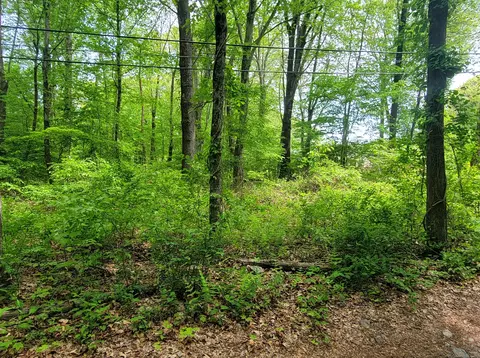 33 Laurel Point Dr # A, Montville, CT 06370