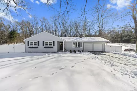 634 Stone Rd, Windsor, CT 06095