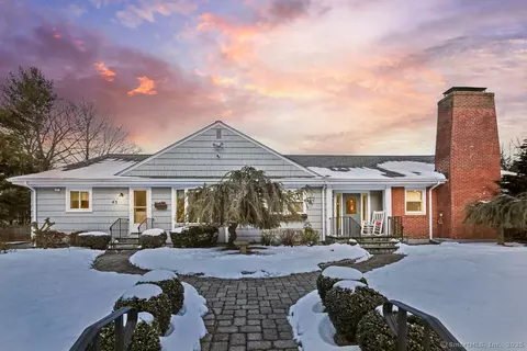 43 Mountain Brook Rd, West Hartford, CT 06117