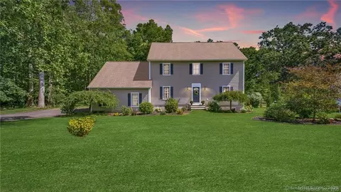 1051 Hoop Pole Rd, Guilford, CT 06437