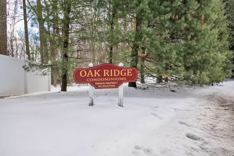 107 Oak Ridge Dr #107, Windsor Locks, CT 06096