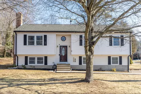 9 Trafford St, Meriden, CT 06450