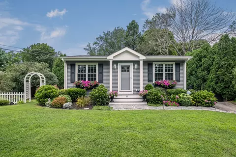 83 Scotland Ave, Madison, CT 06443