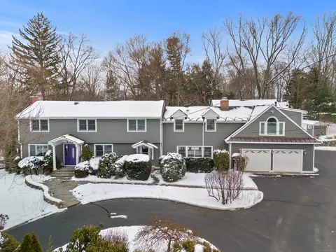 38 Tommys Ln, New Canaan, CT 06840