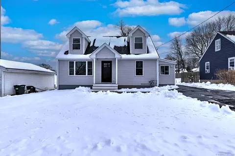 16 Cherry Ln, West Haven, CT 06516