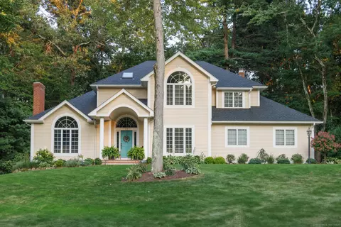 27 Jonathan Ln, South Windsor, CT 06074