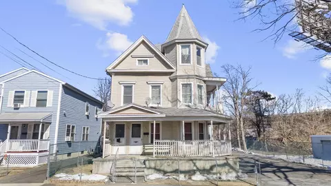 198-200 Wells St, Bridgeport, CT 06606