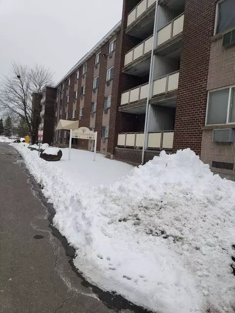 79 Claudia Dr #458, West Haven, CT 06516