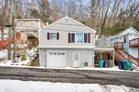4 Maiden Ln, Seymour, CT 06483