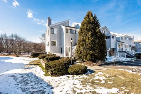 132 Rowayton Woods Dr #132, Norwalk, CT 06854