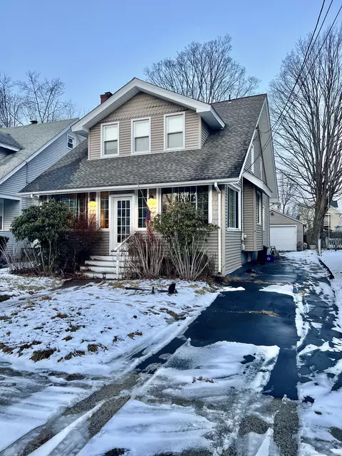 35 Martin St, West Haven, CT 06516