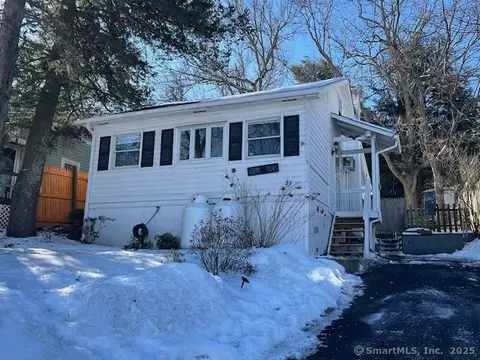 37 Alpine Cir, Newtown, CT 06482