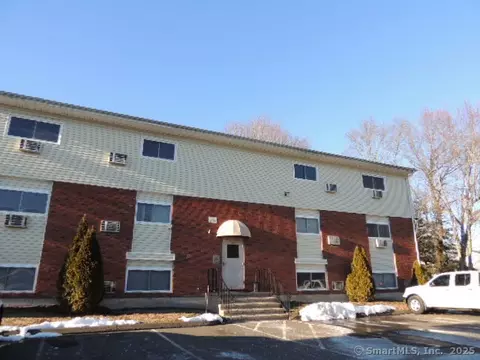 63 Glade St #C02, West Haven, CT 06516