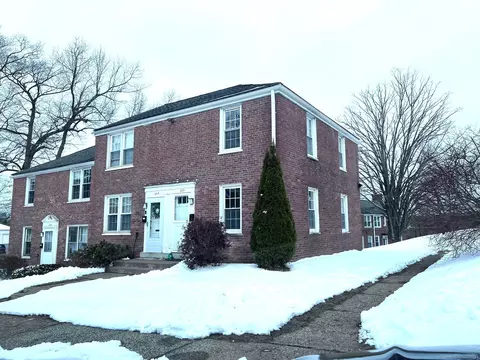 22 St James St #22 P, Manchester, CT 06040
