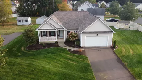 30 Acorn Dr, Windsor Locks, CT 06096