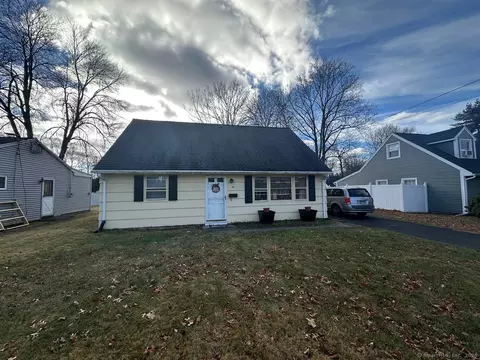 36 Dogwood Rd, Plainville, CT 06062