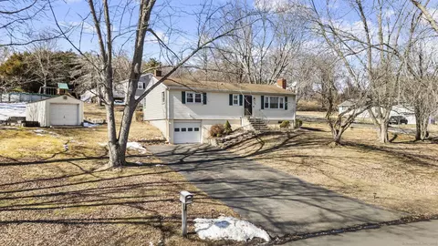 180 Perry Rd, Hamden, CT 06514