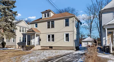 92 Woodlawn St, West Hartford, CT 06110