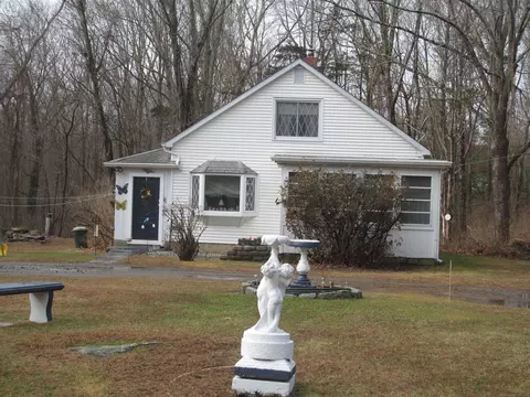 9 Tripp Hollow Rd, Brooklyn, CT 06234