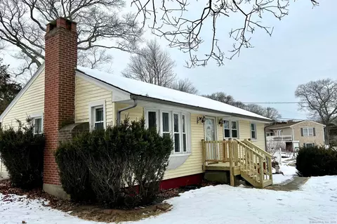 7 Dydo Dr, Montville, CT 06382