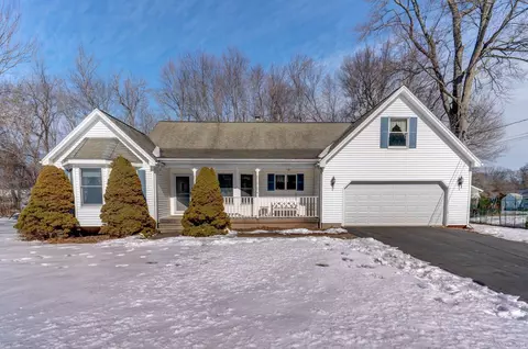 76 Dowd St, Newington, CT 06111