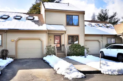 11 Mystic Ct #11, Avon, CT 06001