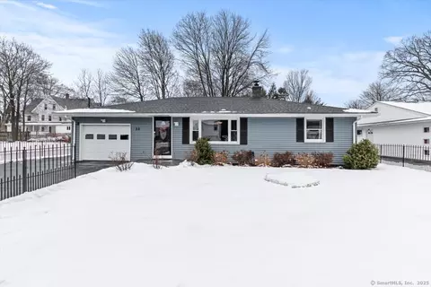 23 Hopeville Dr, Waterbury, CT 06706