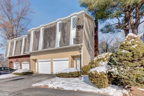 9 Northbrook Ct #9, East Hartford, CT 06108