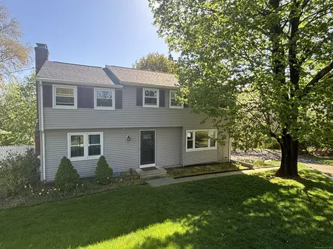 6 High View Cir, Danbury, CT 06811