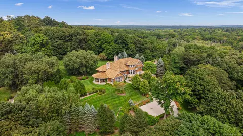 65 Hunting Ridge Rd, Greenwich, CT 06831