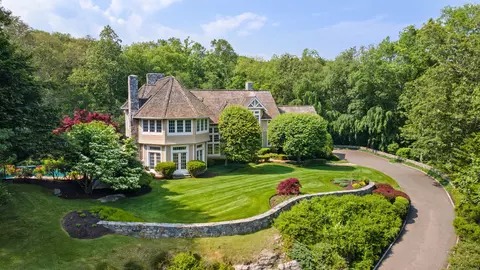 4 Hemlock Rdg, Weston, CT 06883