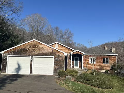 128 Horse Pond Rd, Madison, CT 06443